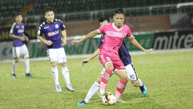 Sài Gòn FC có lợi thế lớn trong cuộc đua "tam mã" giành quyền trụ hạng sau chiến thắng 5-2 trước CLB Hà Nội cách nay 1 vòng đấu