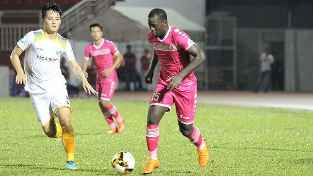 Chiến thắng trước SL Nghệ An giúp đội bóng thành phố tạm thoát qua khủng hoảng