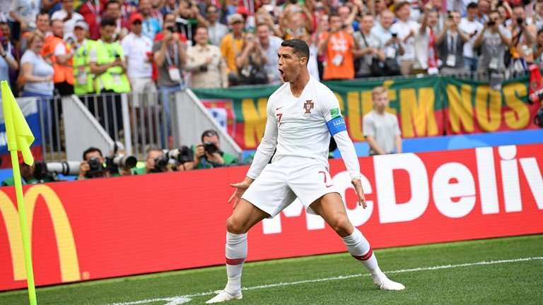 Ronaldo uy quyền, làm chủ cuộc chơi