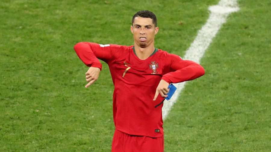Ronaldo có trận đấu xấu xí trước Iran