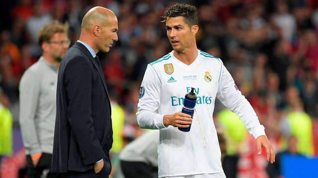C.Ronaldo yêu mến và nể phục HLV Zidane