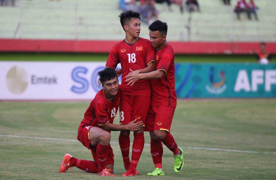 HLV Hoàng Anh Tuấn hài lòng khi U19 Việt Nam thắng đậm U19 Philippines