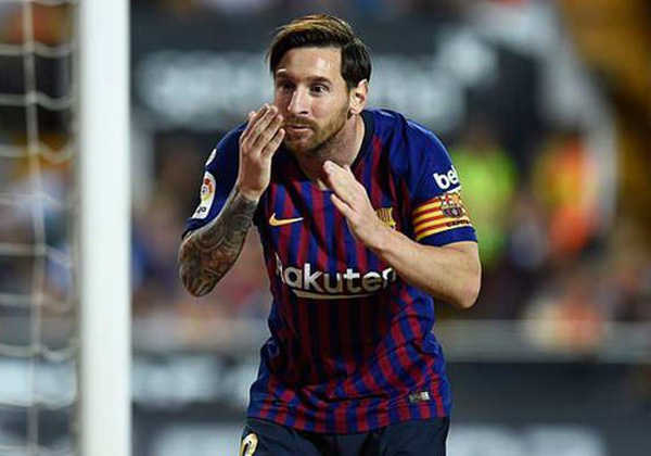 Có phải France Football đang quay lưng lại với Messi?