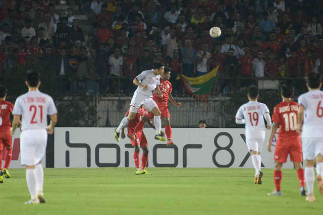 Đội tuyển Việt Nam đã có 90 phút đầy khó khăn trước Myanmar