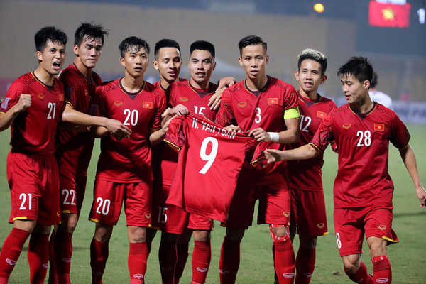 Đội tuyển Việt Nam được bay thẳng từ Hà Nội đến Bacolod để đá bán kết AFF Cup