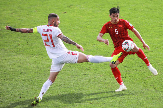 Đội tuyển Việt Nam đang đứng thứ 5/6 đội xếp thứ ba, với 0 điểm và hiệu số -3