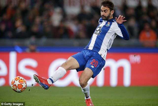 Adrian níu giữ hy vọng cho Porto khi ghi 1 bàn thắng quý giá trên sân khách
