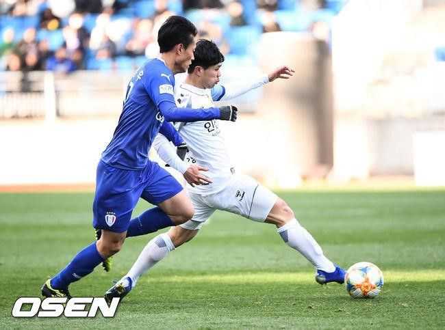 Incheon United thất bại, nhưng báo chí Hàn Quốc vẫn dành lời khen cho Công Phượng