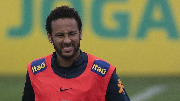 Neymar nhận trát hầu tòa sau khi bị cáo buộc hiếp dâm