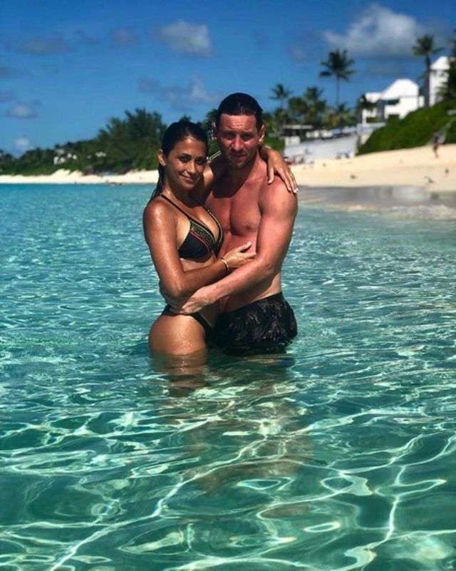Messi vẫn đang vui vẻ đi nghỉ dưỡng bên vợ con