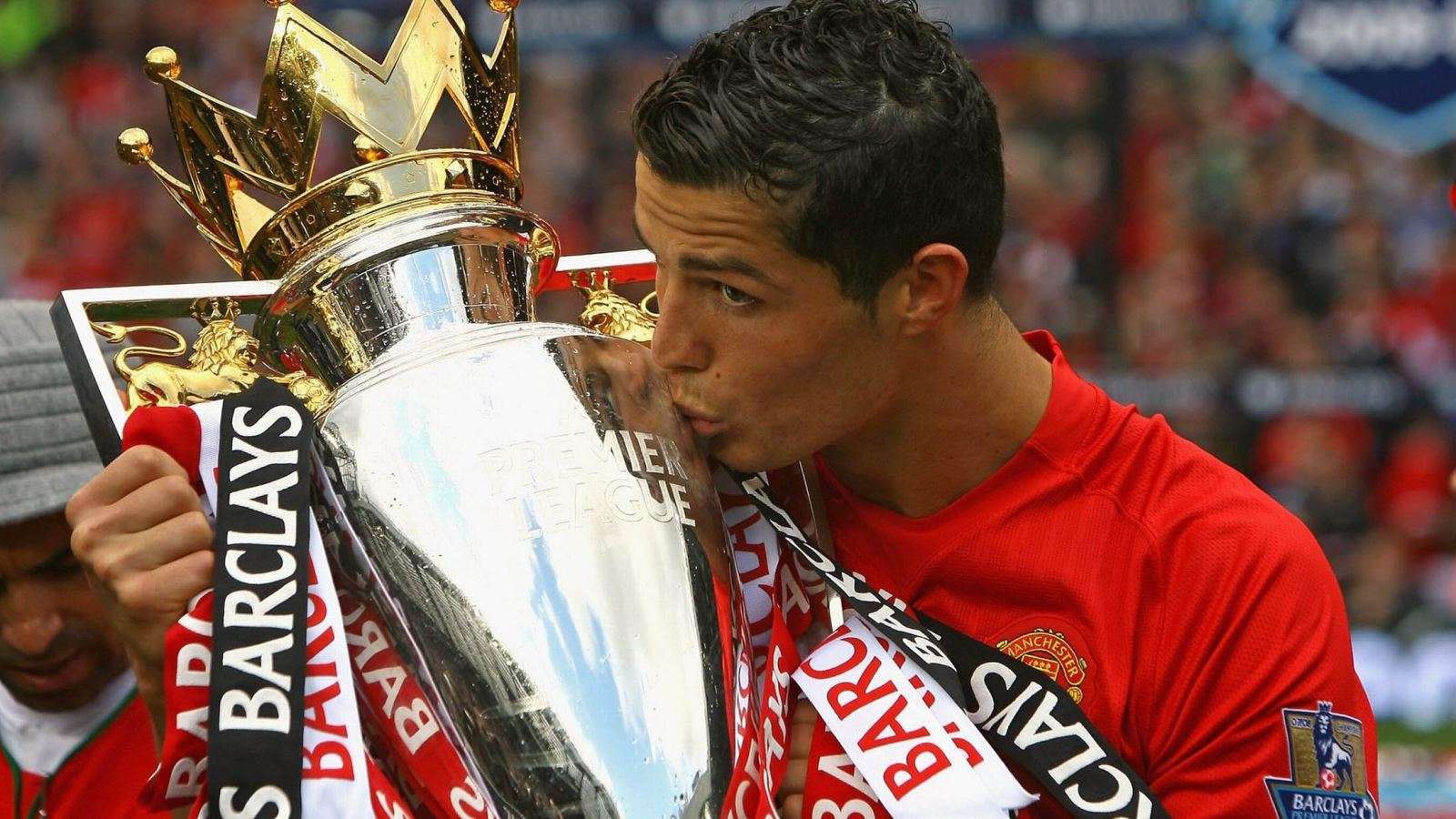 Cristiano Ronaldo đã giành chức vô địch Premier League trước khi rời MU