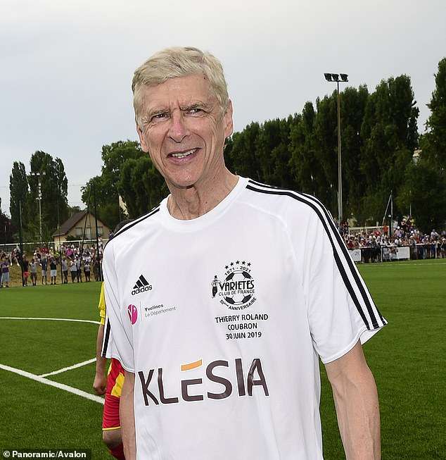HLV Arsene Wenger mới tham gia trận đấu từ thiện ở Paris