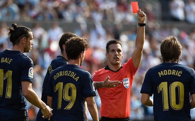 La Liga "gây bão" với luật phạt thẻ đỏ trực tiếp với pha phạm lỗi vào gót chân