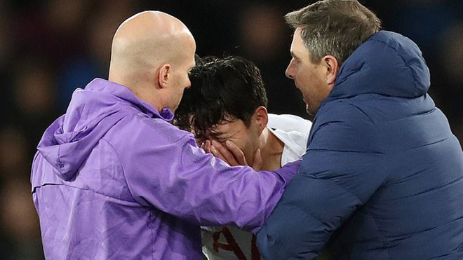 Son Heung Min kinh hoàng tột độ, bàng hoàng ôm mặt khóc nức nở sau khi gây ra chấn thương cho Andre Gomes