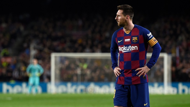 Emmanuel Petit: "Man City chớ dại mà mua Messi"